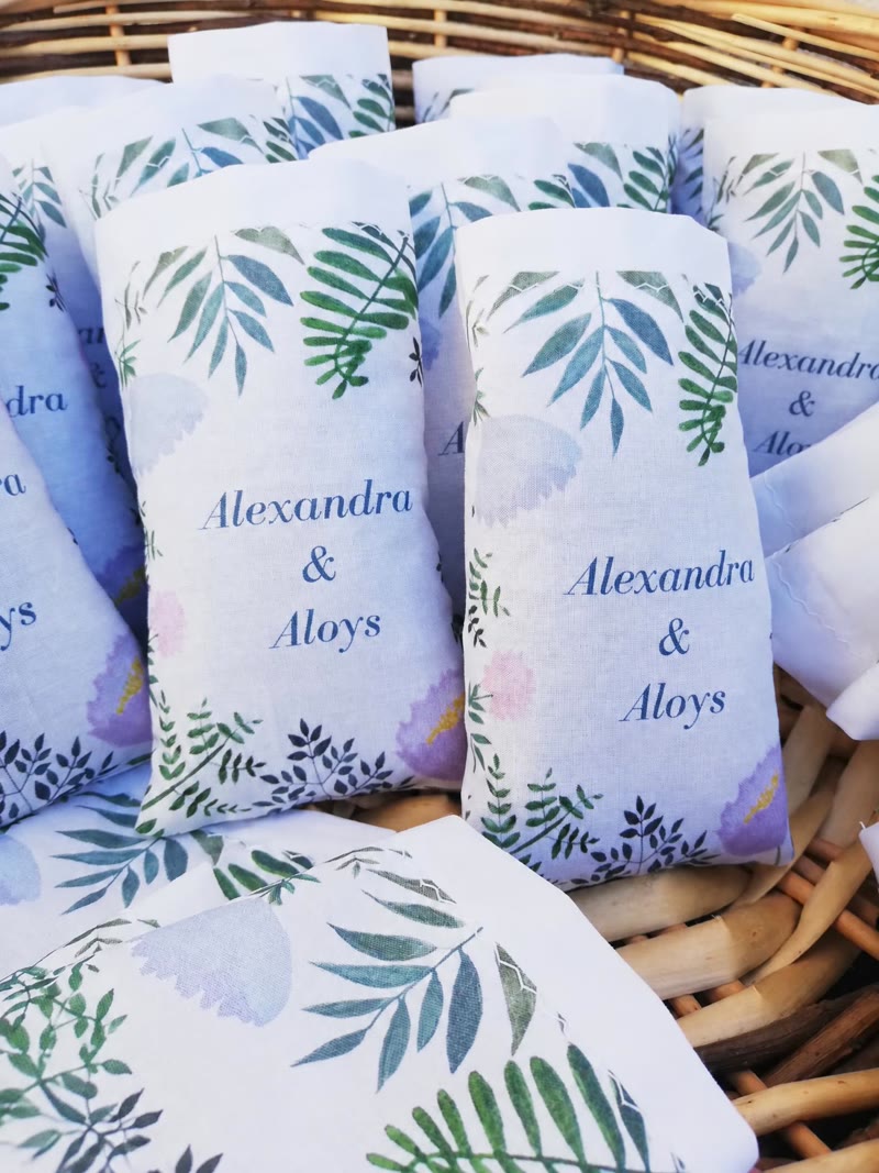 Sachets de lavande Alexandra & Aloys, encadrement de feuillages et fleurs mauves