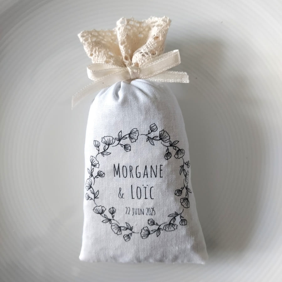 Sachet de lavande Morgane & Loïc, bord de dentelle et couronne végétale dessinée